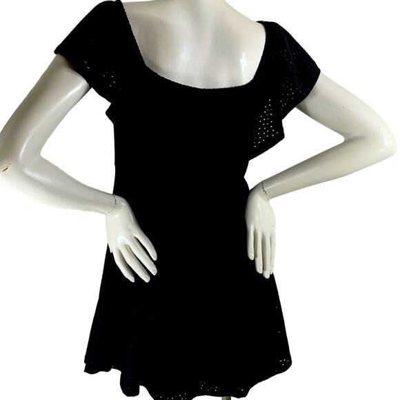 Speechless Black Eyelet Off-The-Shoulder Short Dress - Picture 4 of 12